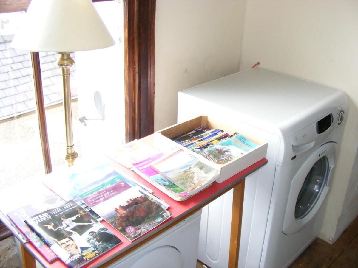Spacious Victorian Flat 3 Bed, Ideal Base For Snowdonia バンガー エクステリア 写真